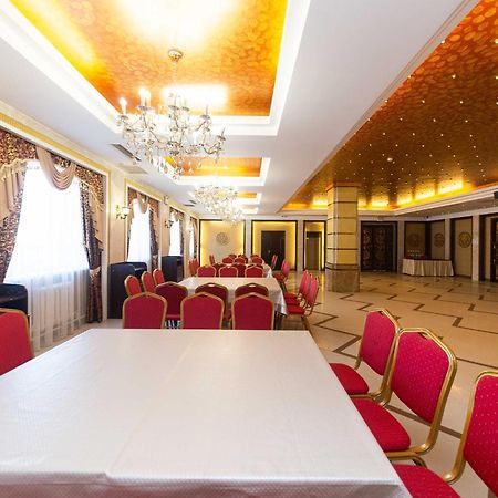 O Azamat Hotel อัสตานา ภายนอก รูปภาพ