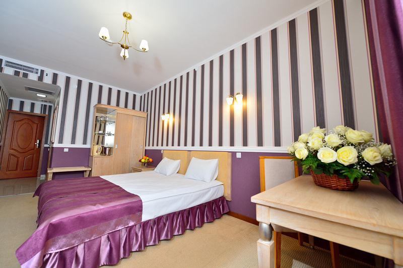 O Azamat Hotel อัสตานา ภายนอก รูปภาพ