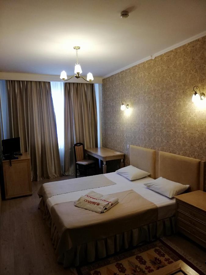 O Azamat Hotel อัสตานา ภายนอก รูปภาพ