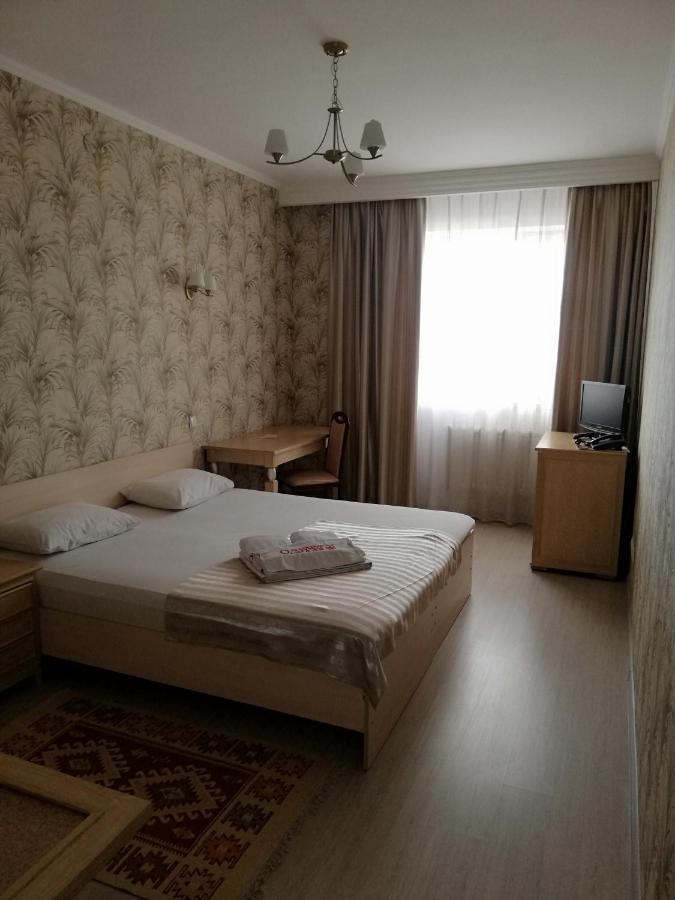 O Azamat Hotel อัสตานา ภายนอก รูปภาพ