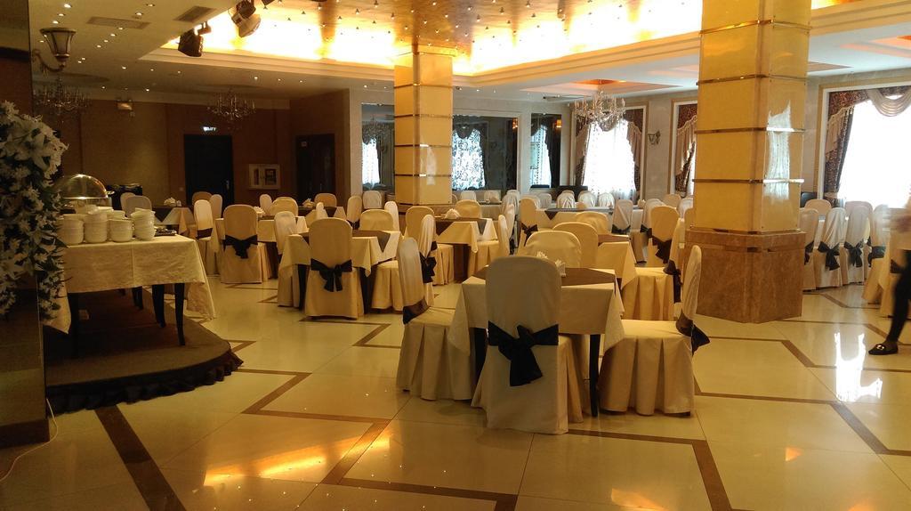 O Azamat Hotel อัสตานา ภายนอก รูปภาพ