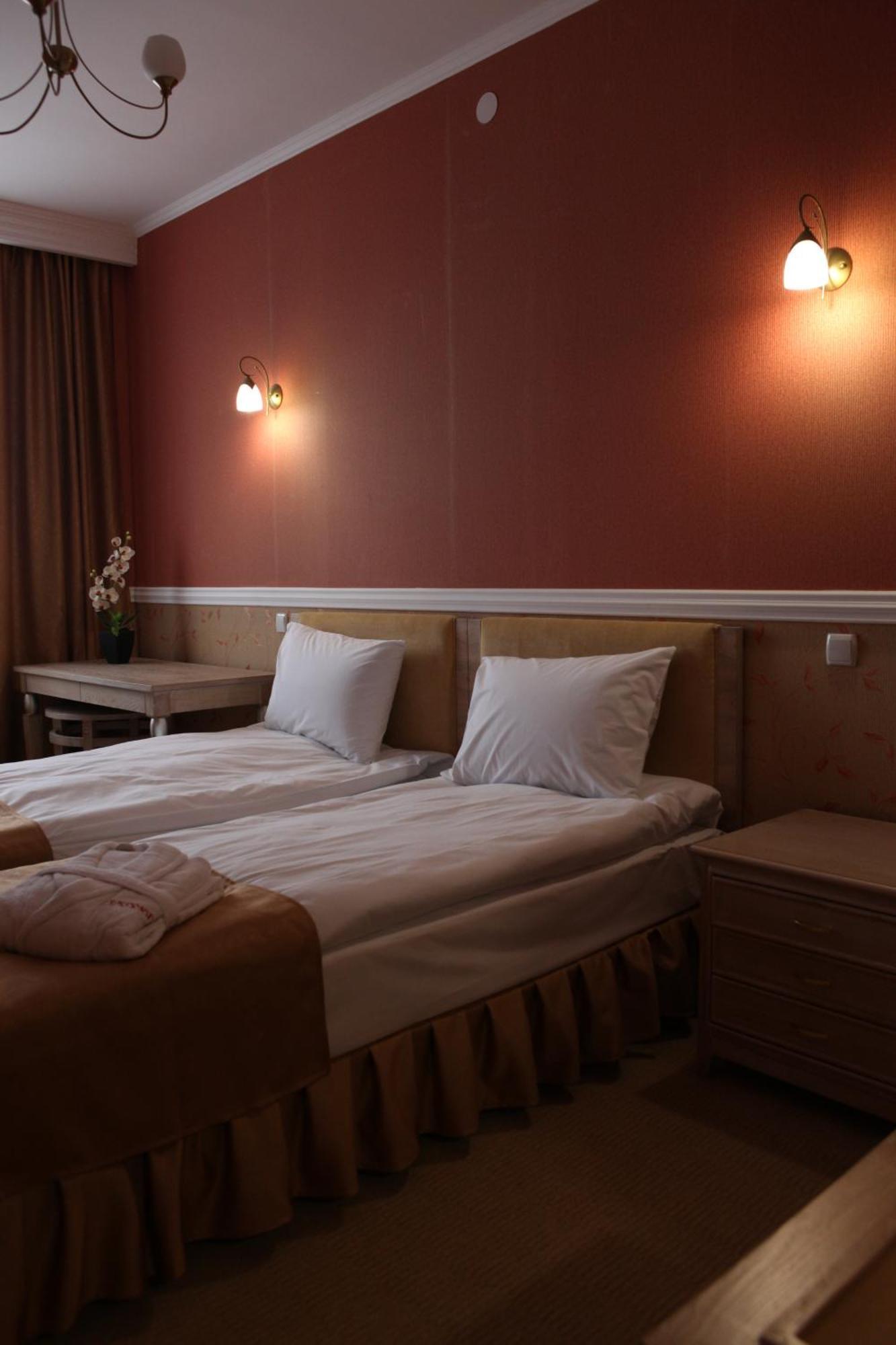 O Azamat Hotel อัสตานา ภายนอก รูปภาพ