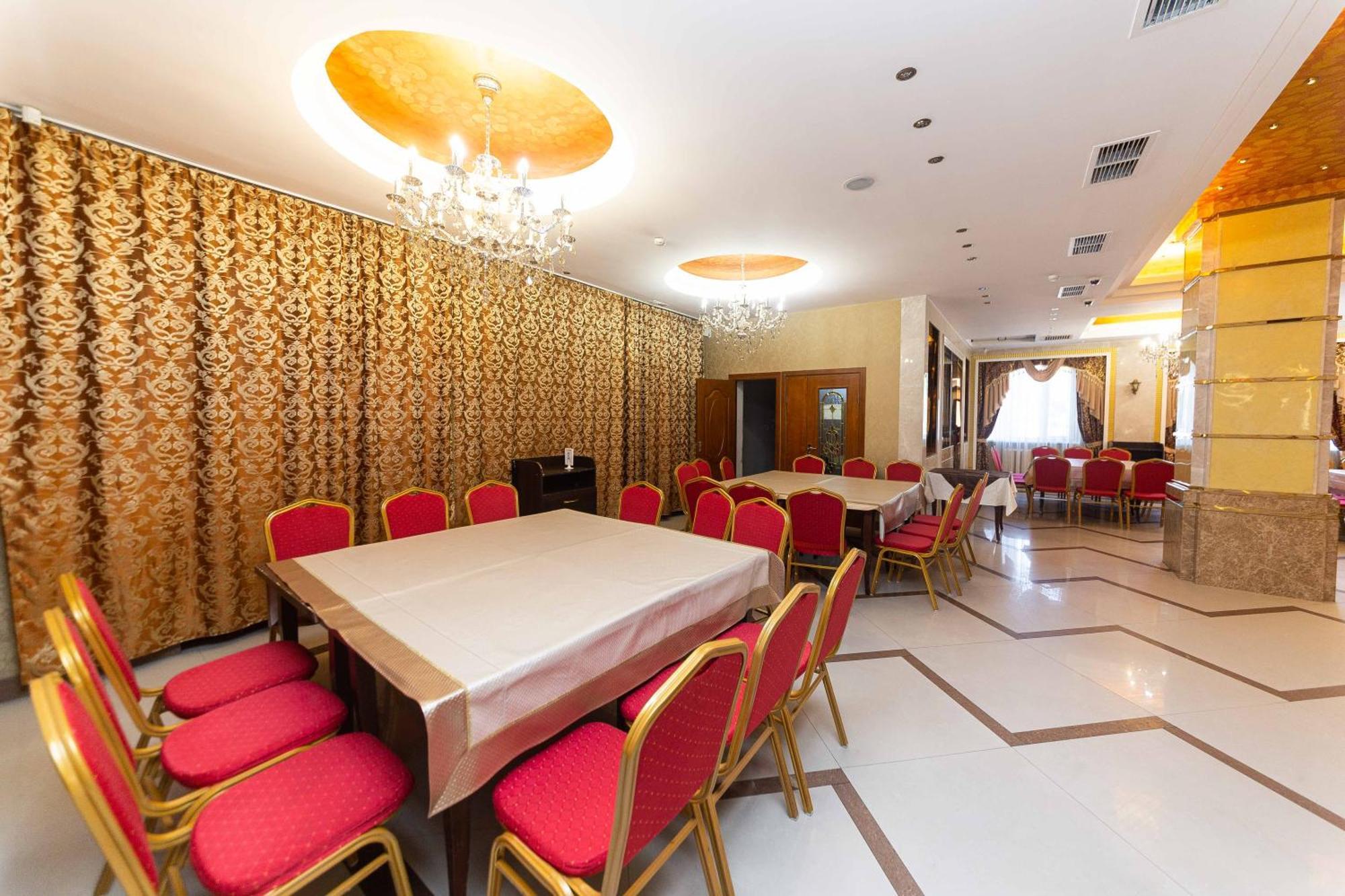 O Azamat Hotel อัสตานา ภายนอก รูปภาพ