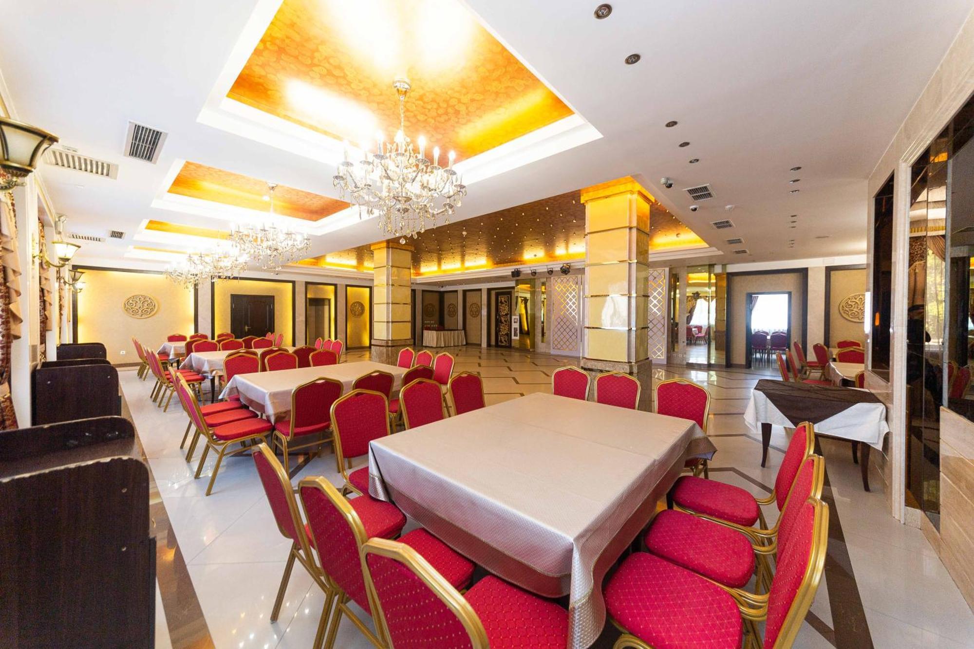 O Azamat Hotel อัสตานา ภายนอก รูปภาพ