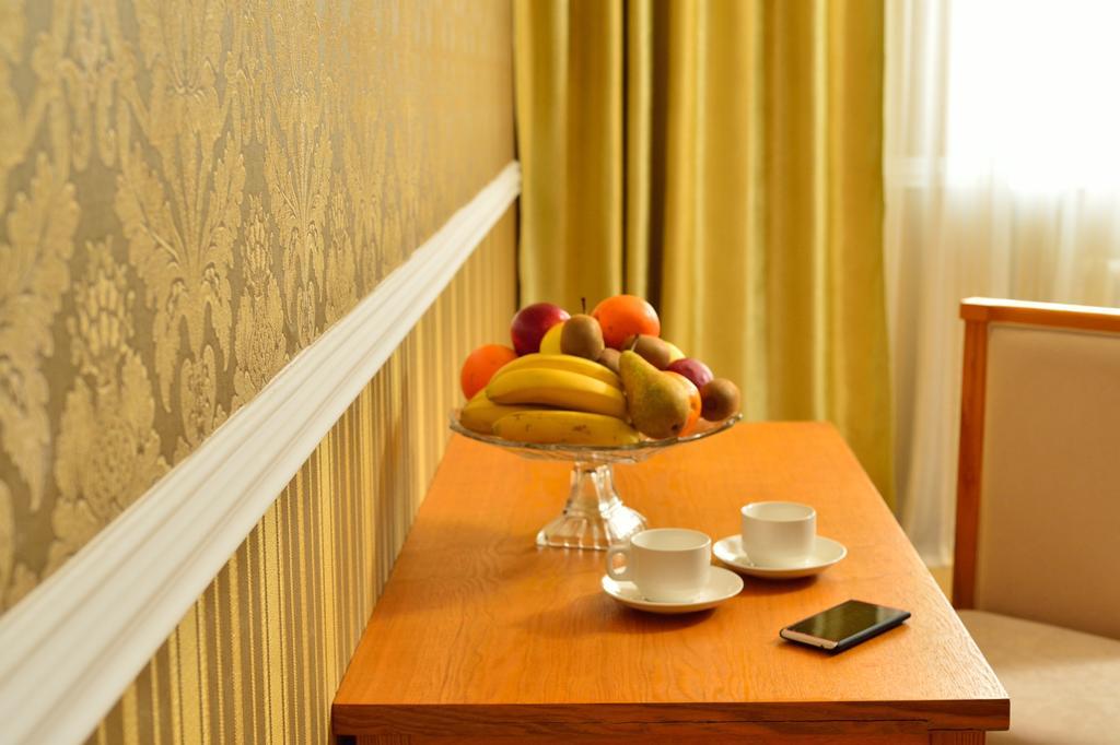 O Azamat Hotel อัสตานา ภายนอก รูปภาพ