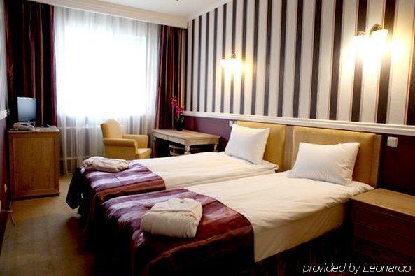 O Azamat Hotel อัสตานา ห้อง รูปภาพ