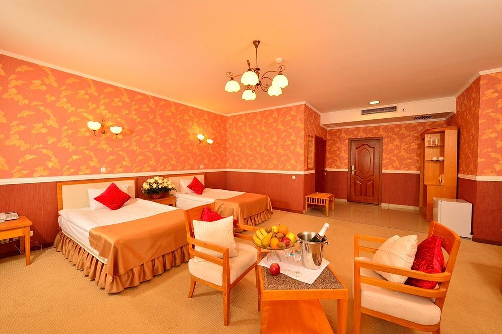 O Azamat Hotel อัสตานา ภายนอก รูปภาพ