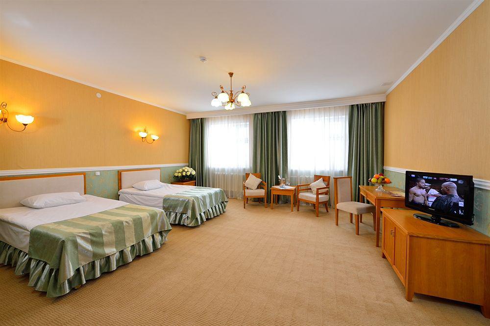 O Azamat Hotel อัสตานา ภายนอก รูปภาพ